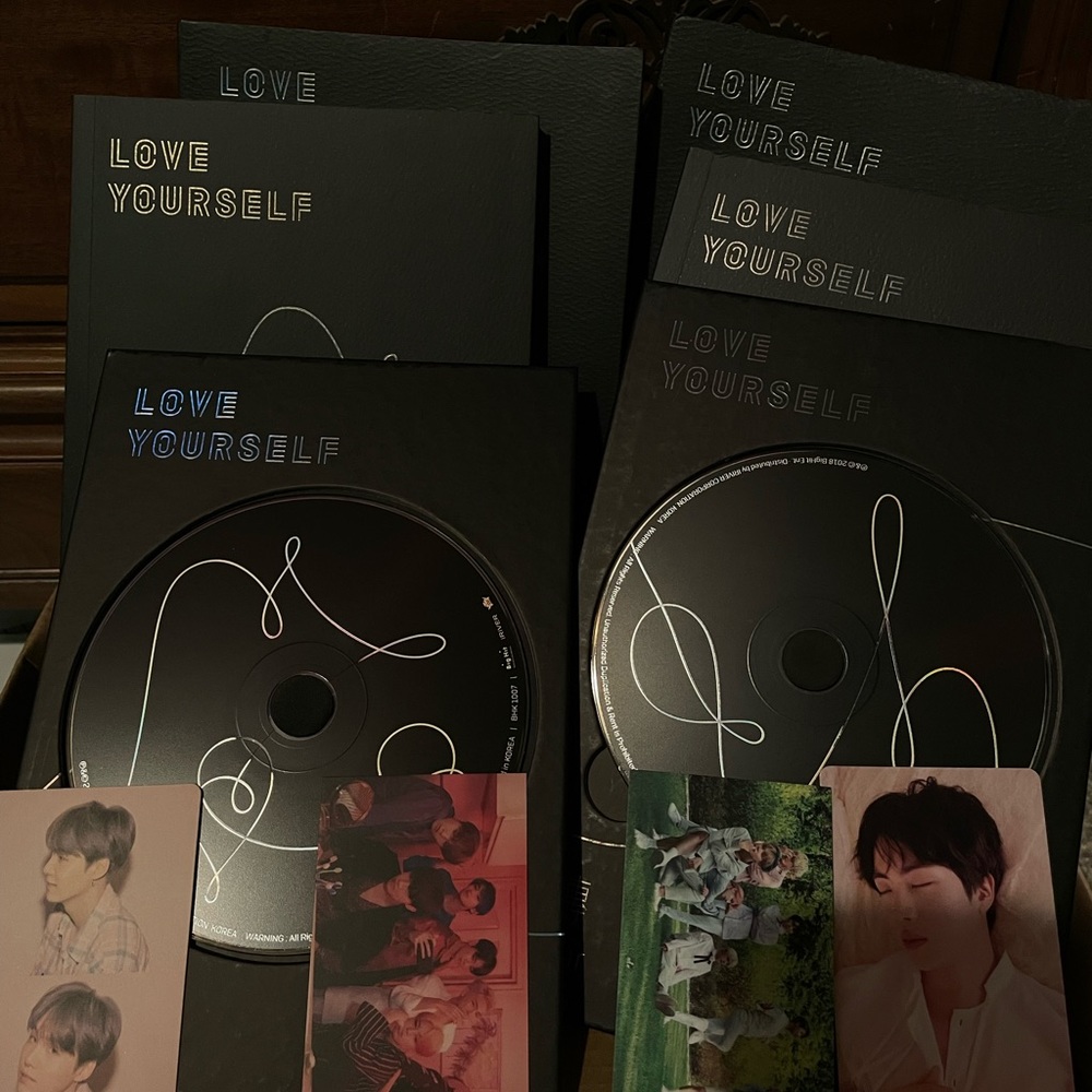 MYSTERY OFFICIAL BTS LOVE YOURSELF TEAR ALBUM (with official bts photocards)